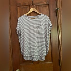 GapFit Breathe tee